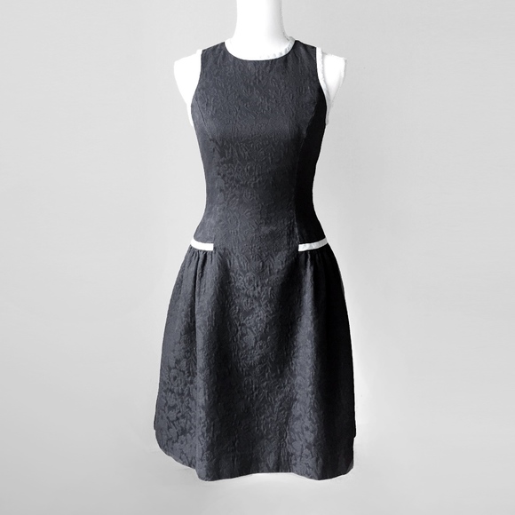 Oscar de la Renta Dresses & Skirts - OSCAR DE LA RENTA studio brocade black dress